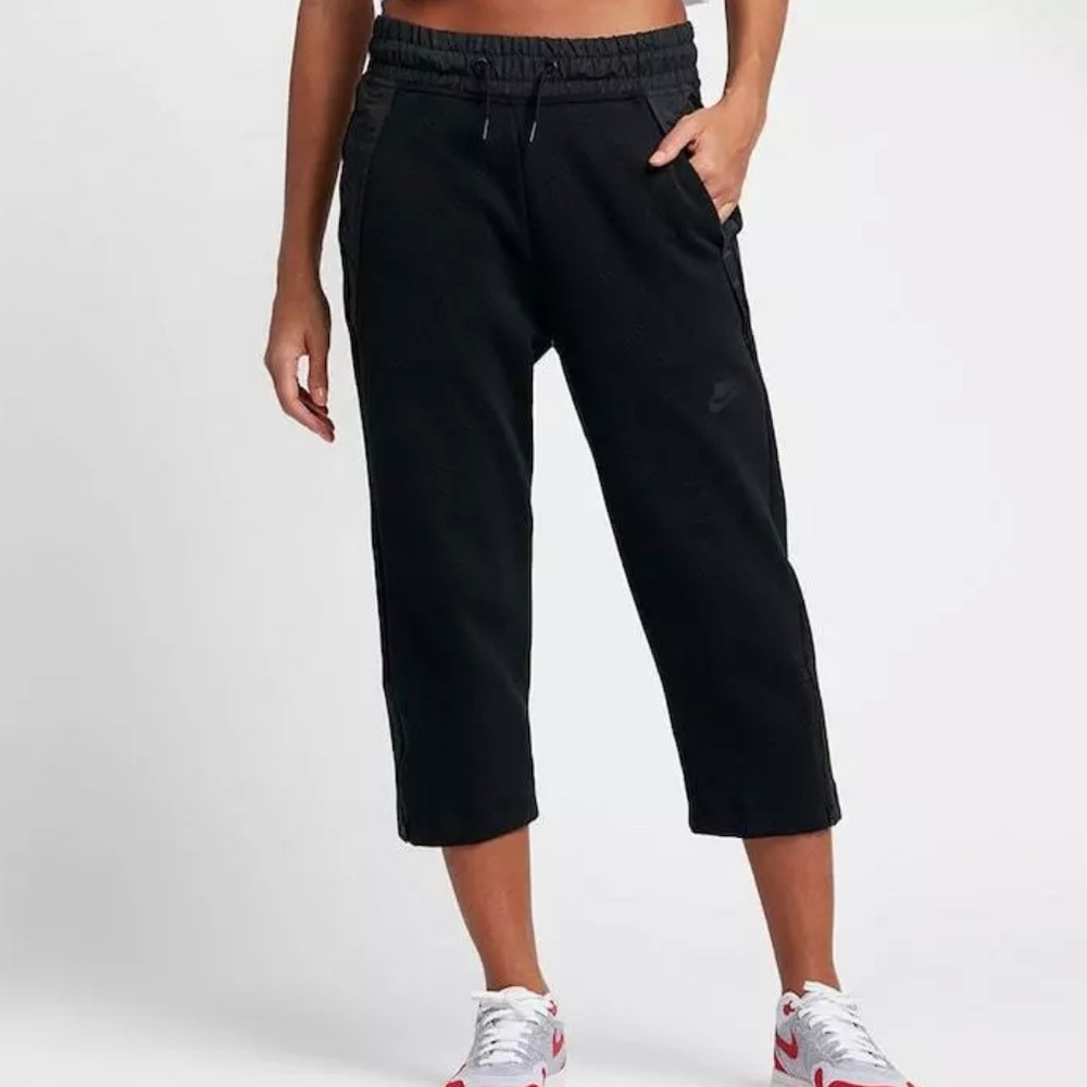 Nike Tech Fleece Cropped Pants